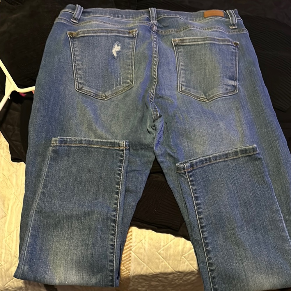 Judy Blue Blue Skinny Jeans with Distressing and Faded Wash